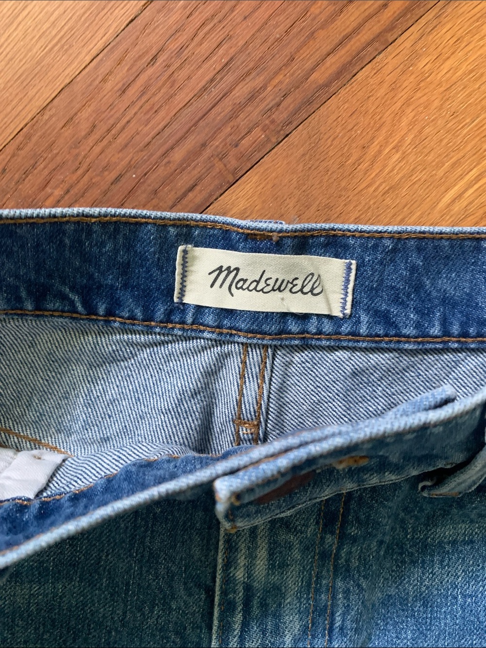 Madewell Mid-Rise Medium Relaxed Blue Denim Shorts - Picture 3 of 5
